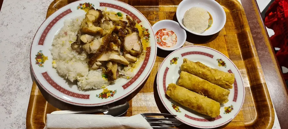 Poulet Au Citron Avec Riz Cantonais Et Crevettes Sautées Aux Légumes